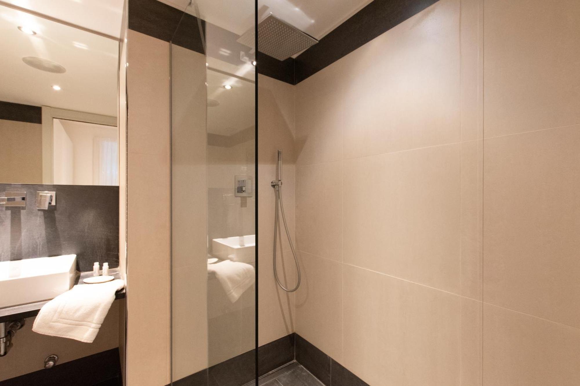 Luxury Apartment - Bramante 7 Милано Екстериор снимка