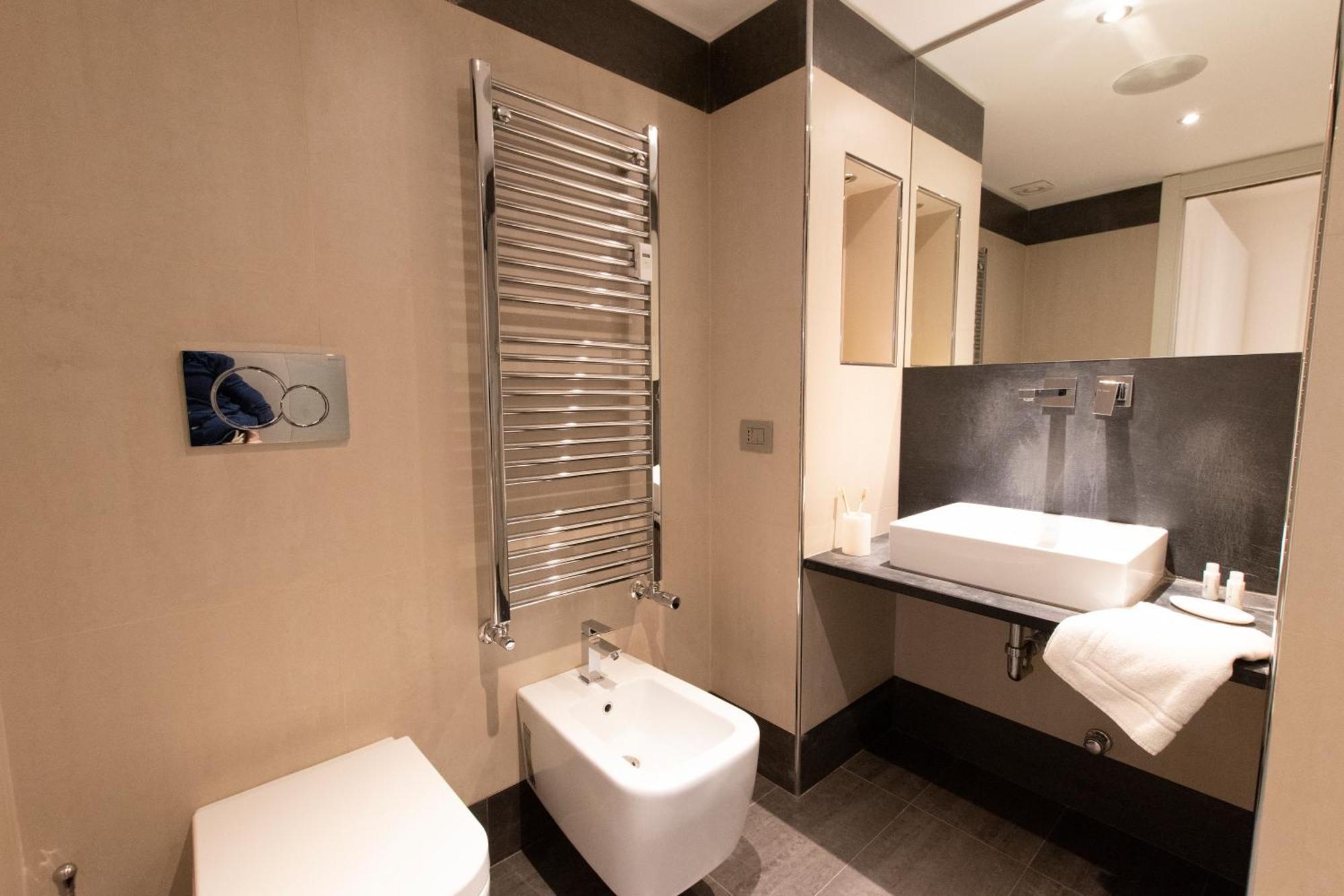 Luxury Apartment - Bramante 7 Милано Екстериор снимка